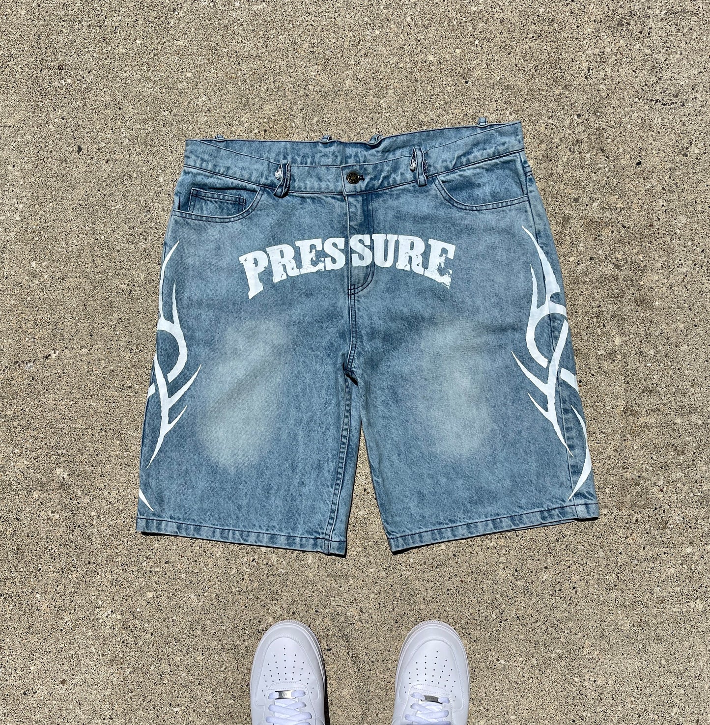 PRESSURE DENIM SHORTS (LIGHT WASH)